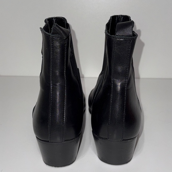 ASOS Cuban Heel Western Chelsea Boots in Black Leather Elastic Lightning Detail - Picture 5 of 17